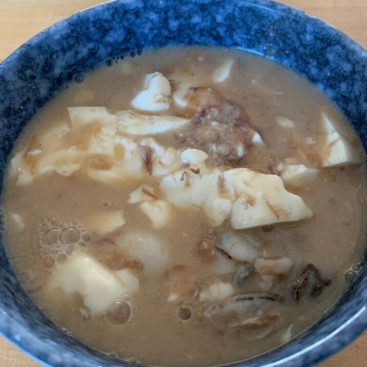 牡蠣と豆腐の粕汁